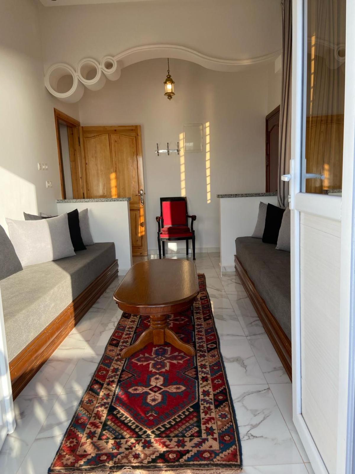 Seaside Horizon Apartment *