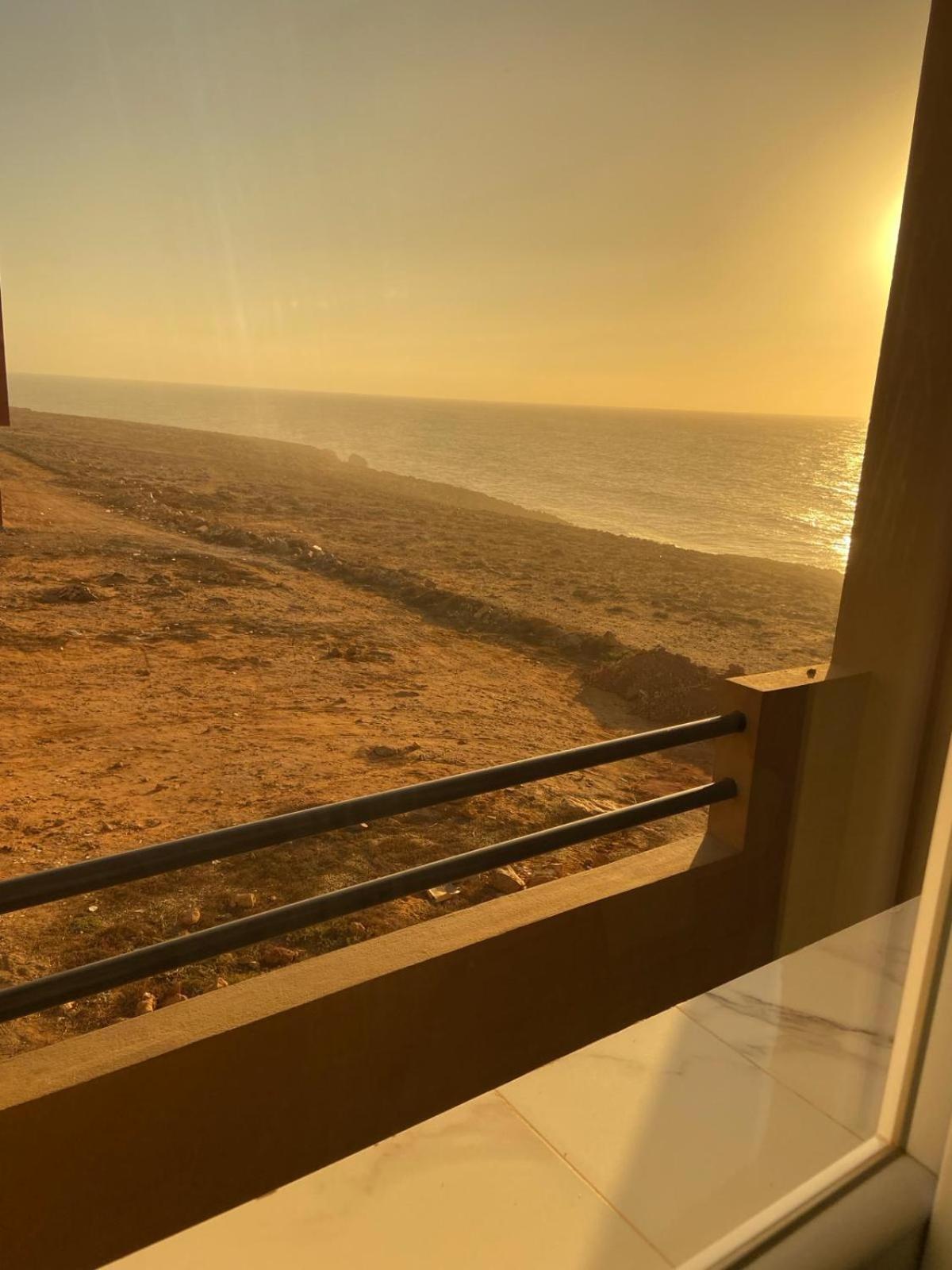 Seaside Horizon Apartment *