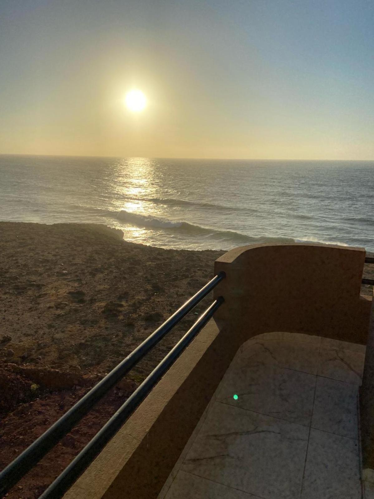 Seaside Horizon Apartment